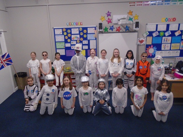 4G Finally Got To Perform Their Class Assembly