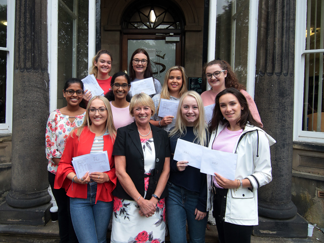 Sheffield Girls High School A Levels 2 Group With Val